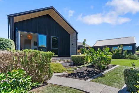 Photo of property in 28 Capriole Crescent, Kingseat, Papakura, 2580