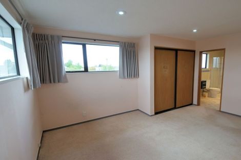 Photo of property in 22 Beatrice Place, Avonhead, Christchurch, 8042
