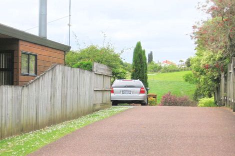 Photo of property in 4f Shaw Road, Oratia, Auckland, 0604