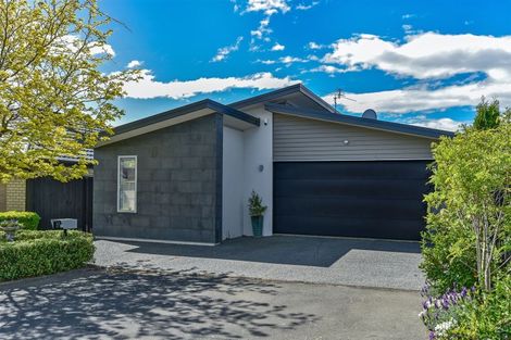 Photo of property in 27 Famille Close, Yaldhurst, Christchurch, 8042