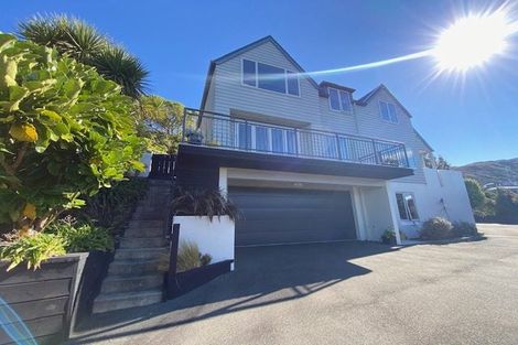 Photo of property in 16 Cavalry Close, Crofton Downs, Wellington, 6035