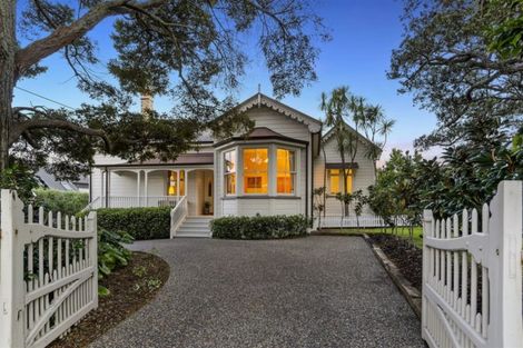 Photo of property in 11 Maritime Terrace, Birkenhead, Auckland, 0626