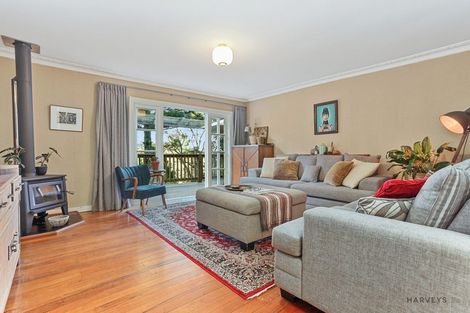 Photo of property in 4 Opou Road, Titirangi, Auckland, 0604