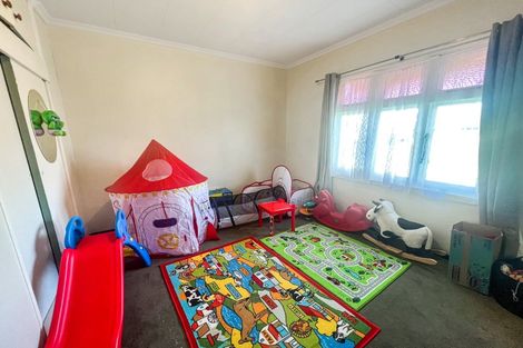 Photo of property in 24 Thyra Street, Dannevirke, 4930