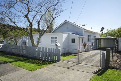Photo of property in 4 Sussex Street, Picton, 7220