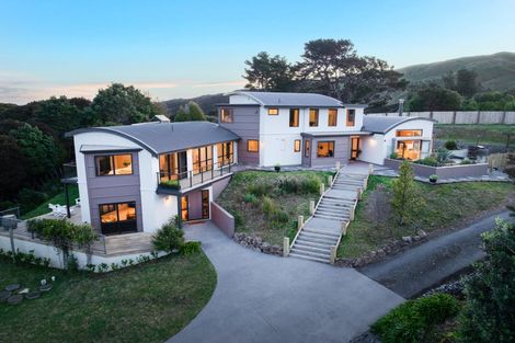 Photo of property in 3 Coroglen Rise, Pukerua Bay, 5026