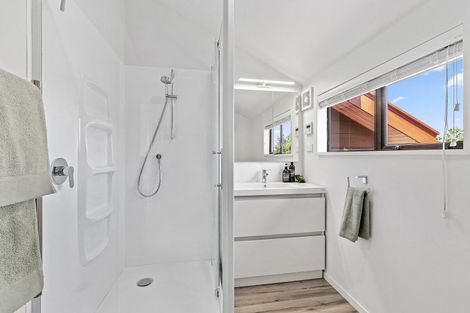 Photo of property in 72 Beacon Hill Road, Strathmore Park, Wellington, 6022