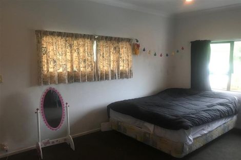 Photo of property in 112b Triangle Road, Massey, Auckland, 0614