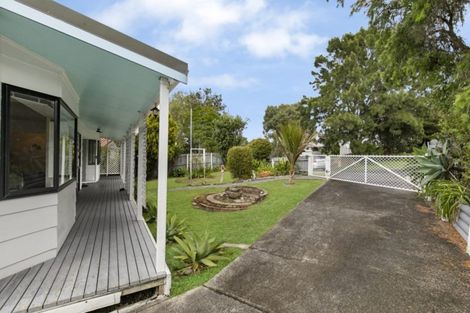 Photo of property in 23 Shadon Place, Stanmore Bay, Whangaparaoa, 0932