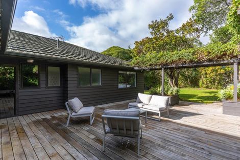 Photo of property in 15 Duval Grove, Tawa, Wellington, 5028
