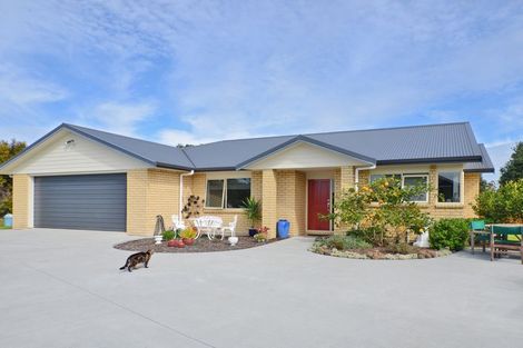 Photo of property in 6 Ishtar Place, One Tree Point, 0118