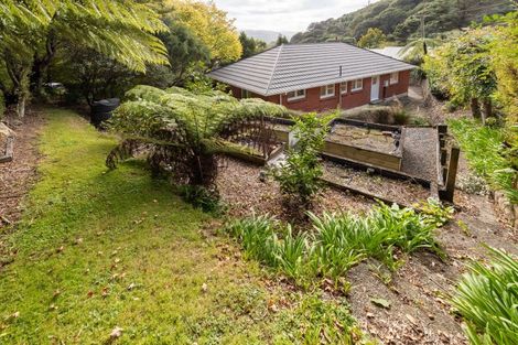 Photo of property in 231 Whites Line East, Waiwhetu, Lower Hutt, 5010