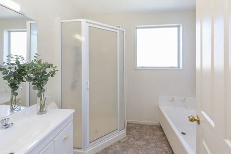 Photo of property in 2/37 Avonhead Road, Avonhead, Christchurch, 8042