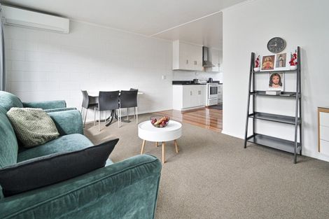 Photo of property in 2/204a Park Road South, Akina, Hastings, 4122