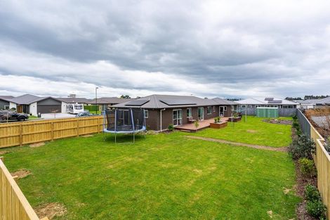 Photo of property in 1 Routhan Way, Carterton, 5713