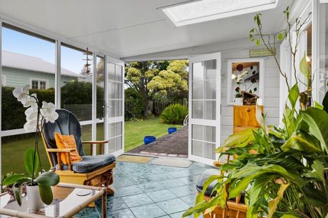 Photo of property in 16 Heaphy Road, Opunake, 4616