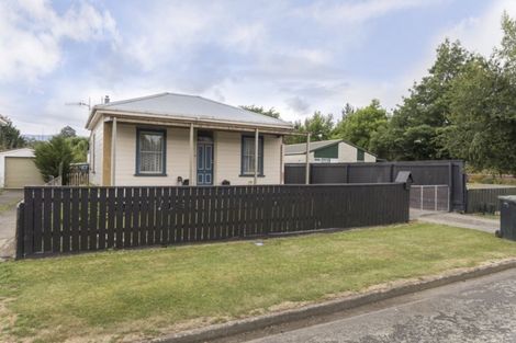 Photo of property in 13 Empire Street, Dannevirke, 4930