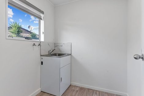 Photo of property in 4 Stoll Place, Clendon Park, Auckland, 2103