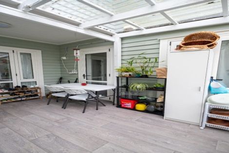 Photo of property in 11 Stitchbird Crescent, Papakura, 2110