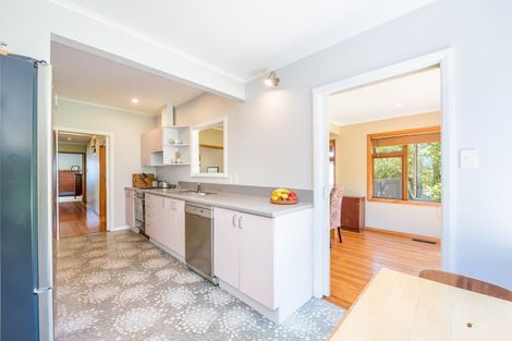 Photo of property in 71 Maungaraki Road, Korokoro, Lower Hutt, 5012