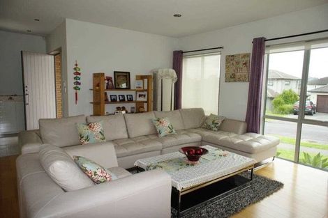 Photo of property in 16 Oak Bark Drive, Schnapper Rock, Auckland, 0632