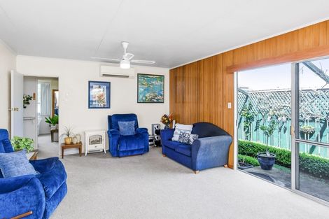 Photo of property in 17b Cypress Grove, Paraparaumu, 5032
