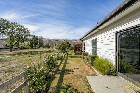 Photo of property in 54 Stratford Drive, Mount Pisa, Cromwell, 9383