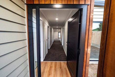 Photo of property in 8 Koru Loop, Paraparaumu, 5032