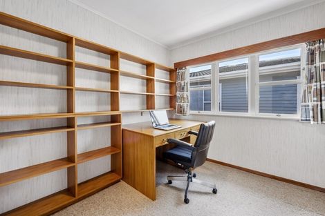 Photo of property in 33 Dowling Grove, Silverstream, Upper Hutt, 5019