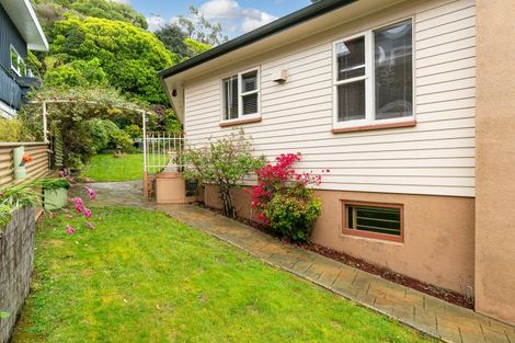 Photo of property in 103 Churchill Drive, Crofton Downs, Wellington, 6035