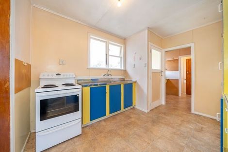 Photo of property in 72 Castor Crescent, Cannons Creek, Porirua, 5024