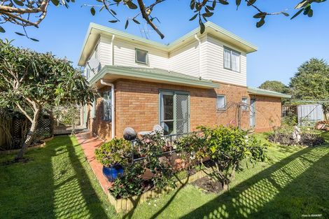 Photo of property in 3a Waiohua Road, Greenlane, Auckland, 1061