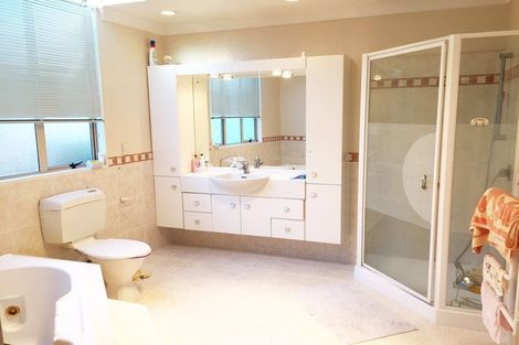 Photo of property in 35 Jane Eyre Drive, Somerville, Auckland, 2014