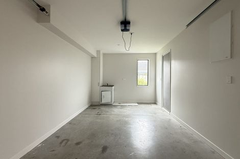 Photo of property in 5/21 Akoranga Drive, Northcote, Auckland, 0627