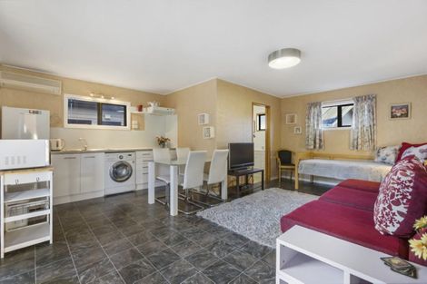 Photo of property in 21 Heuchan Lane, Wanaka, 9305