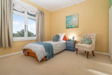 Photo of property in 72 Wellington Road, Paekakariki, 5034