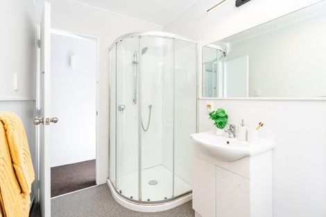 Photo of property in 11 Selkirk Way, Karori, Wellington, 6012