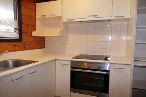 Photo of property in 7 Nugget Grove, Raumati Beach, Paraparaumu, 5032