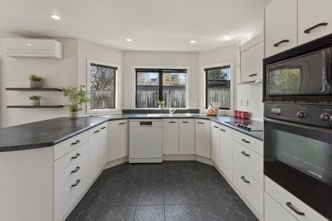 Photo of property in 22 Granville Street, Silverstream, Upper Hutt, 5019