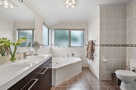 Photo of property in 24 Vinewood Drive, Albany, Auckland, 0632