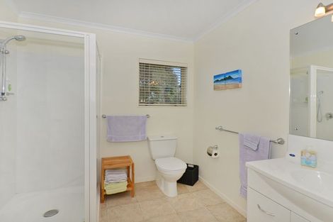Photo of property in 6 Ishtar Place, One Tree Point, 0118