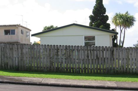 Photo of property in 1/33 Meilland Place, Glen Eden, Auckland, 0602