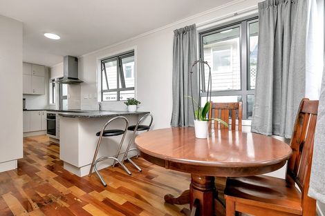 Photo of property in 11 James Street, Glenfield, Auckland, 0629