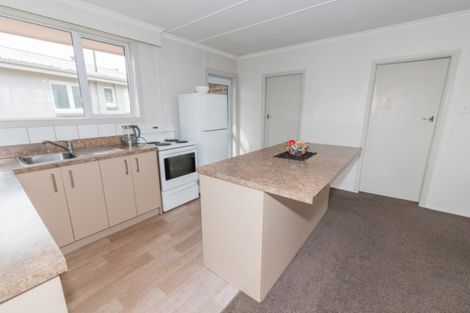 Photo of property in 4 Campbell Street, Alexandra, 9320