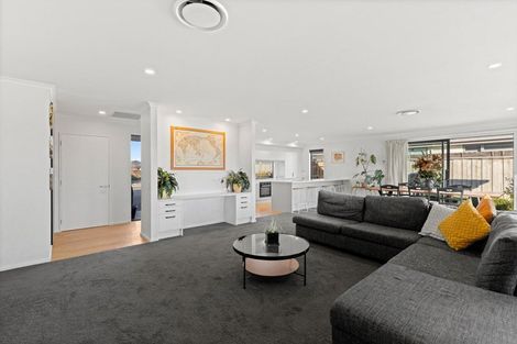 Photo of property in 33 Te Hurunui Drive, Pegasus, 7612