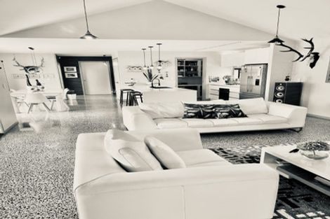 Photo of property in 16 Kaniera Terrace, Cambridge, 3434