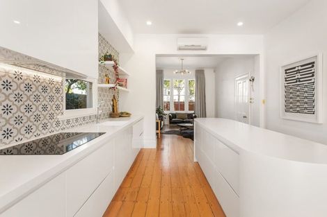 Photo of property in 54 Fendalton Road, Fendalton, Christchurch, 8014