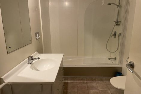 Photo of property in 17/3 Kelvin Grove, Te Aro, Wellington, 6011