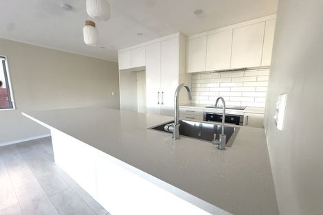 Photo of property in 7 Stockton Place, Glendene, Auckland, 0602