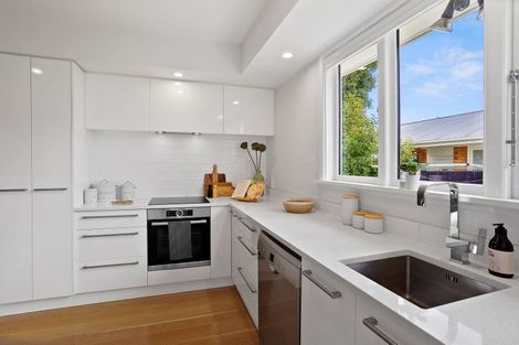 Photo of property in 98 Hamilton Avenue, Ilam, Christchurch, 8041